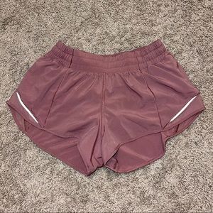 Lululemon Hotty Hot Short 2.5